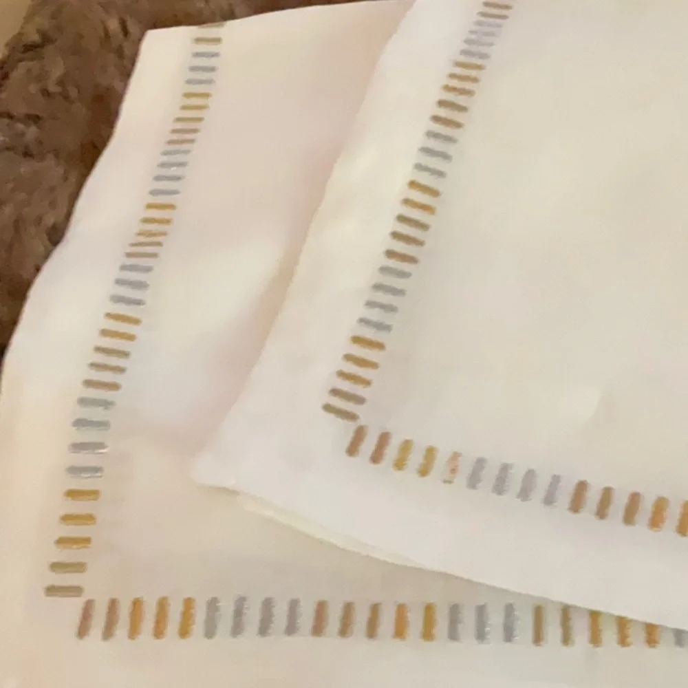 NEW KIM SEYBERT X BACCARAT HARMONIE NAPKINS SET OF 2 white linen metallic